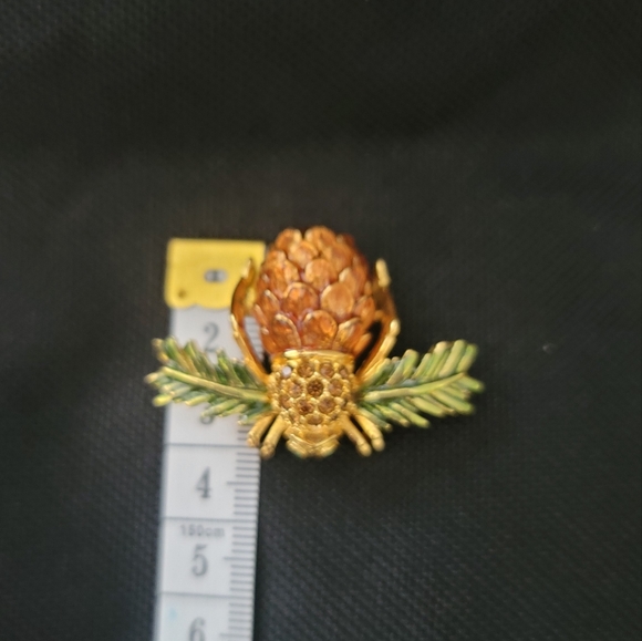 Joan Rivers Brooch - Picture 2 of 6